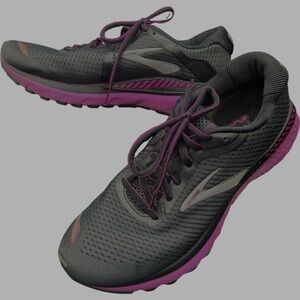 Brooks Adrenaline Women's Athletic Shoes in black and Pink size 10 B